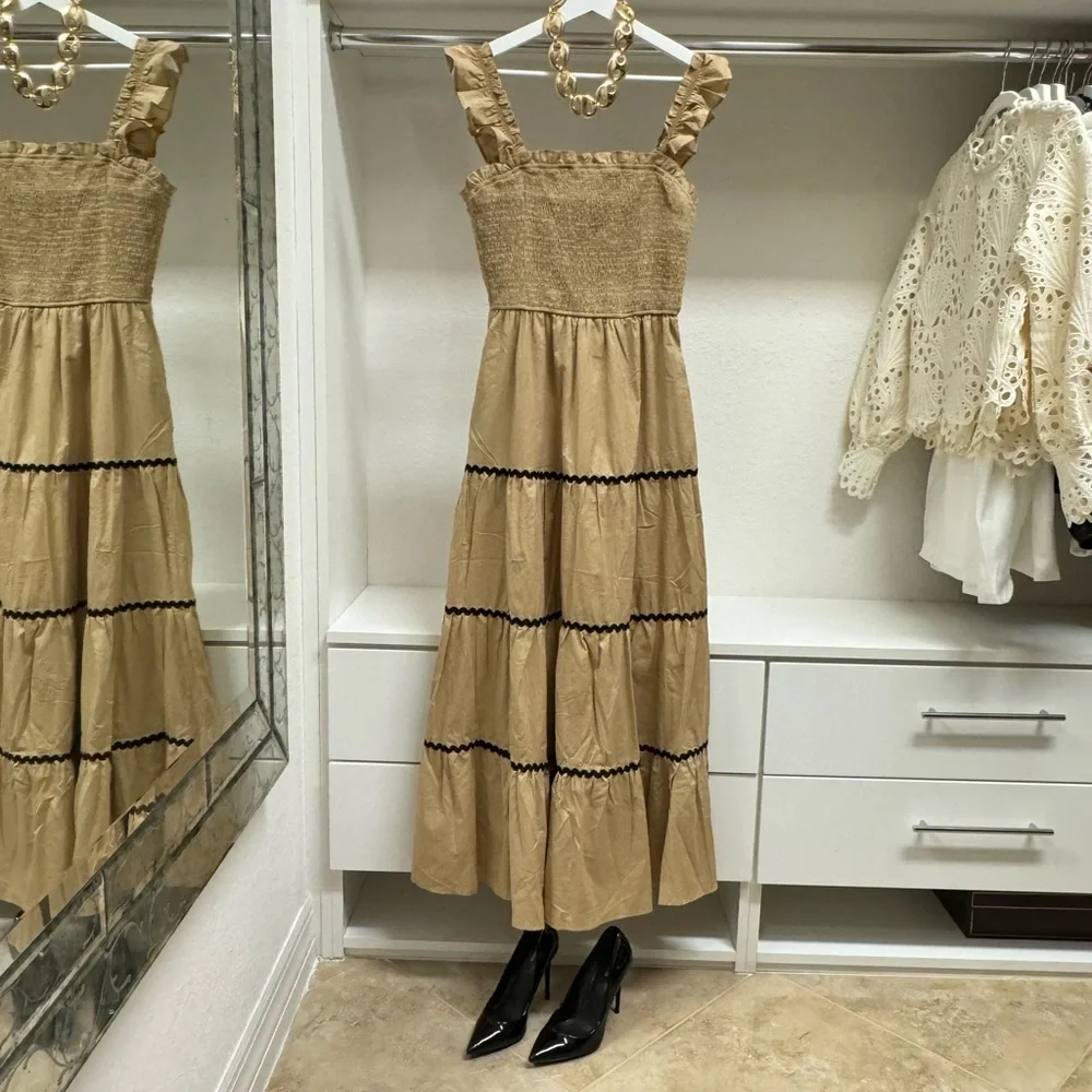 Maxi Dress Color Carmel nude Style trim tiered sleeveless. Brand New - Picture 3 of 11